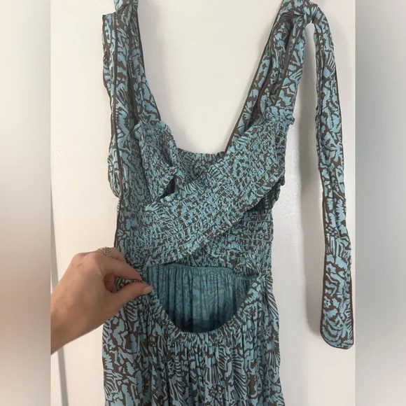 Omika Lana Maxi Dress - Picture 6 of 7